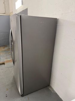 Whirlpool Stainless Steel Side-by-Side Refrigerator – Ice & Water Dispenser