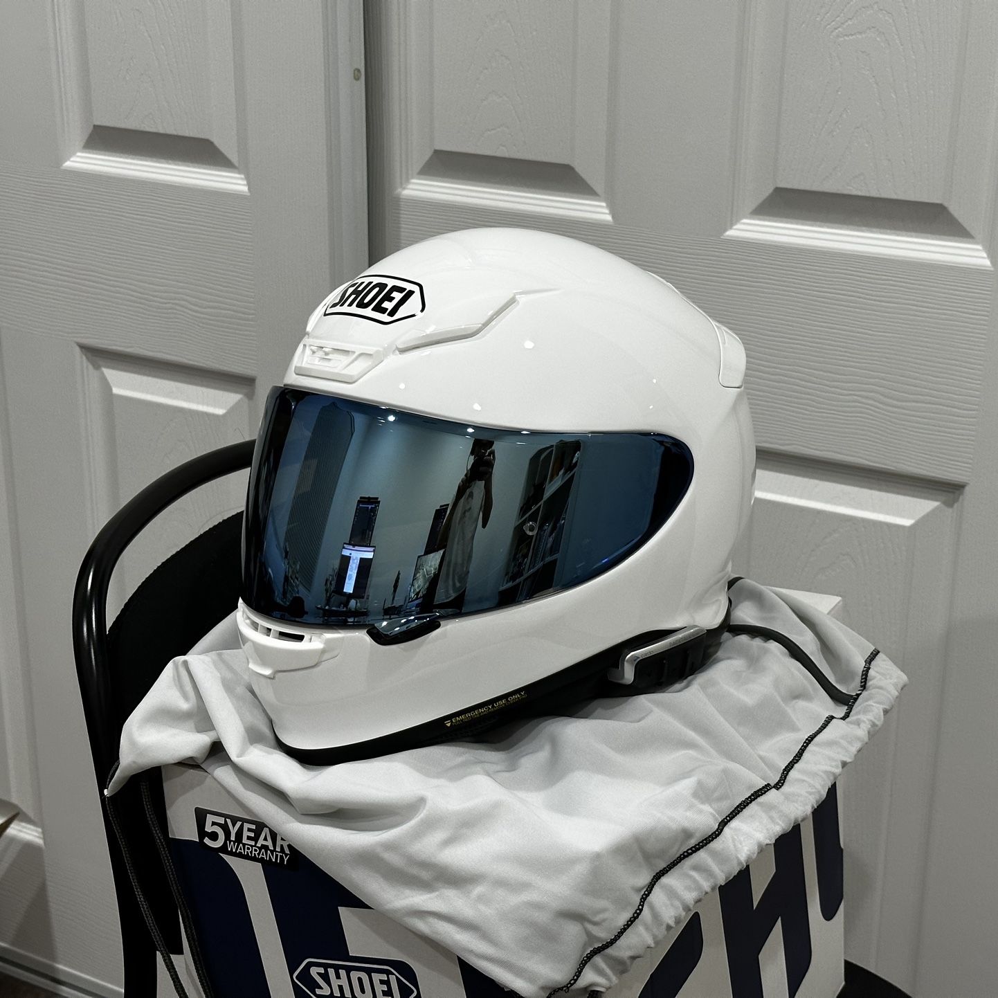 rf 1200 shoei white RF-1200 Variable Helmet its wide field of vision guarantees unobstructed sightlines Shoei RF-1200 White Helmet at