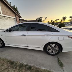 2013 Hyundai Sonata Hybrid