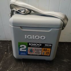 Igloo Tag Along Too Cooler 11 Qt. Gray