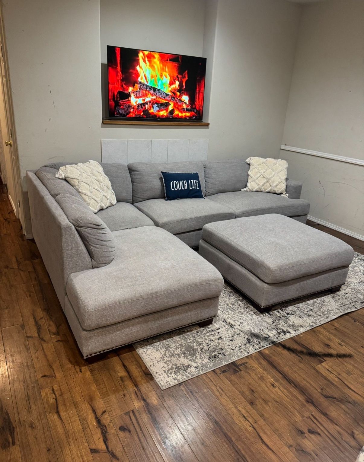 Free Delivery: Gray Sectional