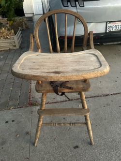 Vintage Wooden High Chair – Solid & Sturdy