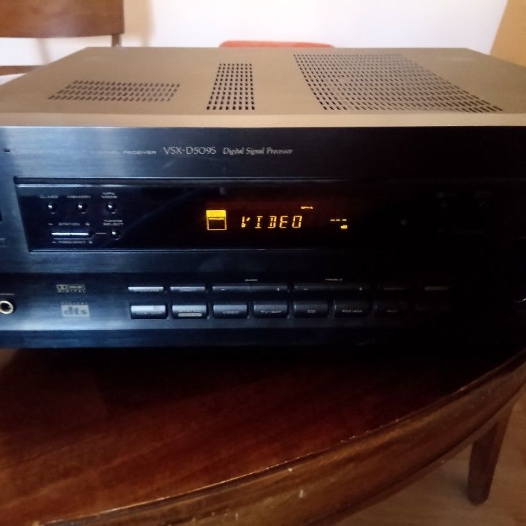 Pioneer VSX -D509s Receiver 