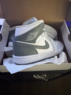 Women's Jordan 1s