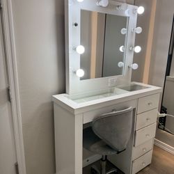 Vanity Mirror Desk & Chair  