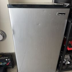 Magic Chef mini fridge