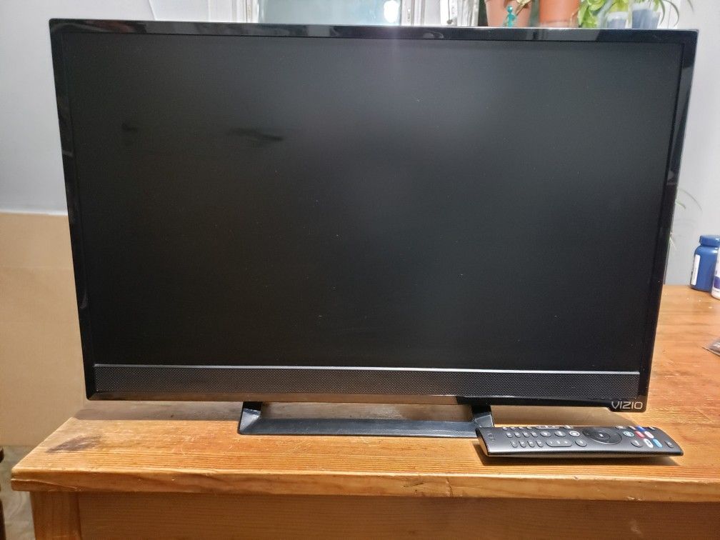 Vizio 24" Smart TV with remote