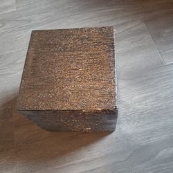 A Beautiful Silver Flower Vase ( Glassware) 