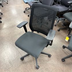 Steelcase Think V1 Office Chair (Hunter Green/Black Frame)