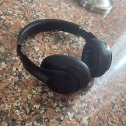 Beats Studio Pro Wireless Headphones – Noise Cancelling, Like New 