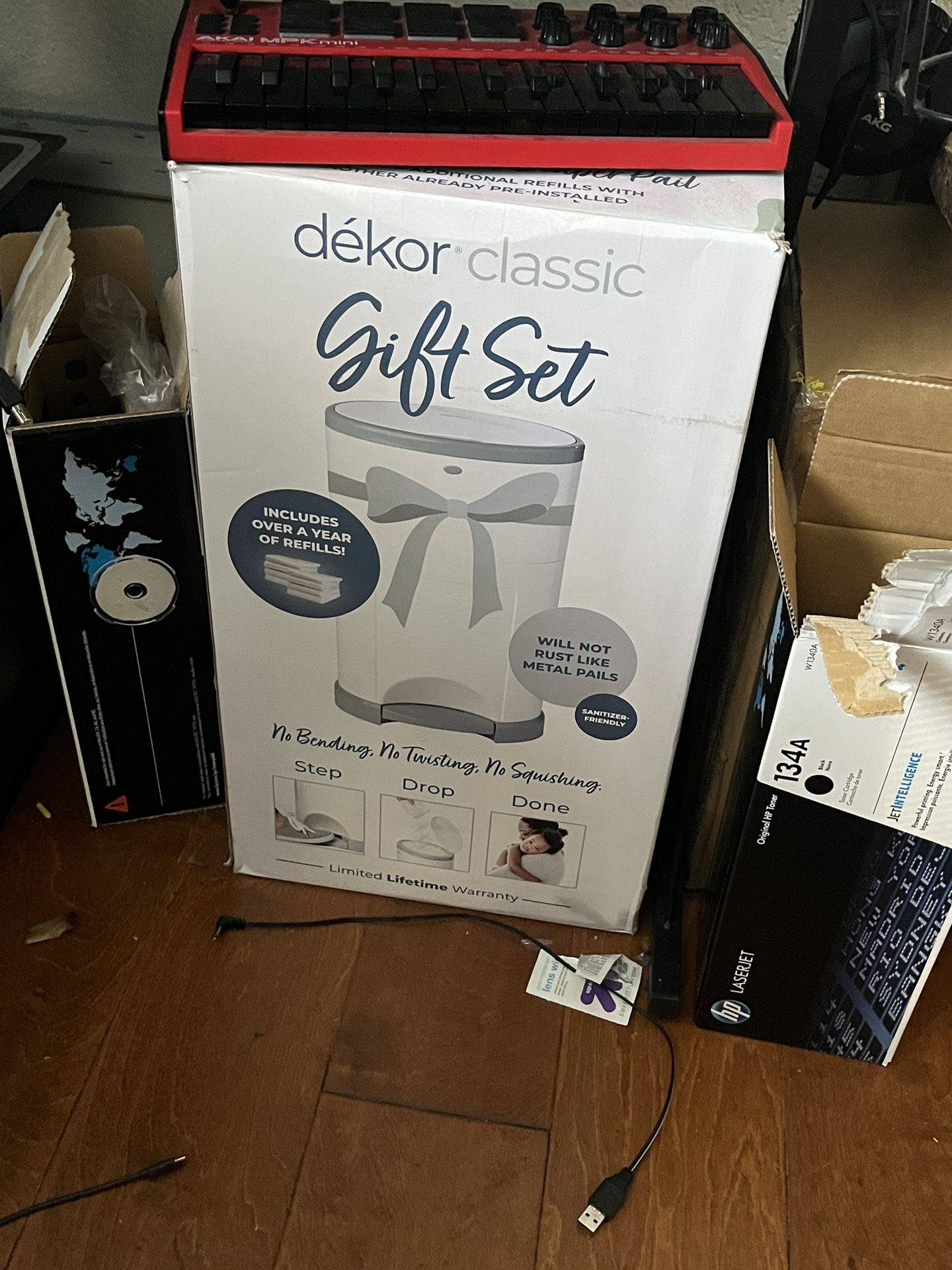 baby diaper trash can