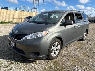 2011 Toyota Sienna LE 8-Passenger
