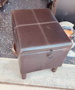 Storage ottoman