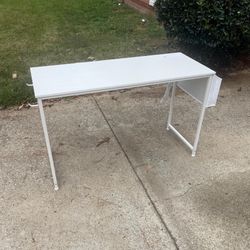 55.1in White Computer Desk With Power Outlets And USB 