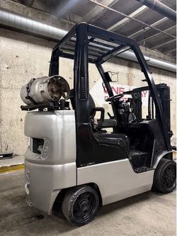 NISSAN/Unicarrier  forklift for sale 5500 lb