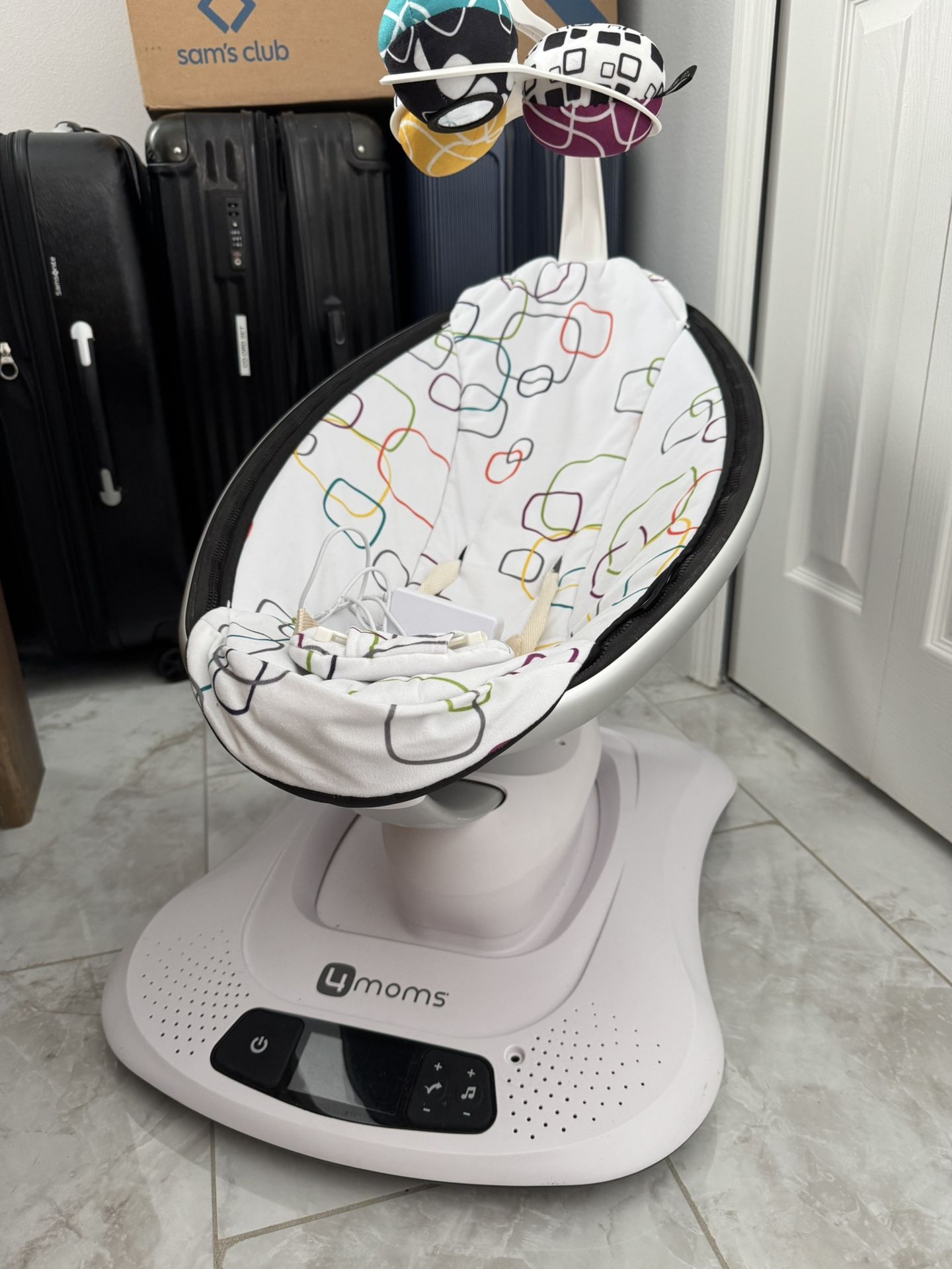 4 MOMS MAMAROO INFANT SEAT/ SWING