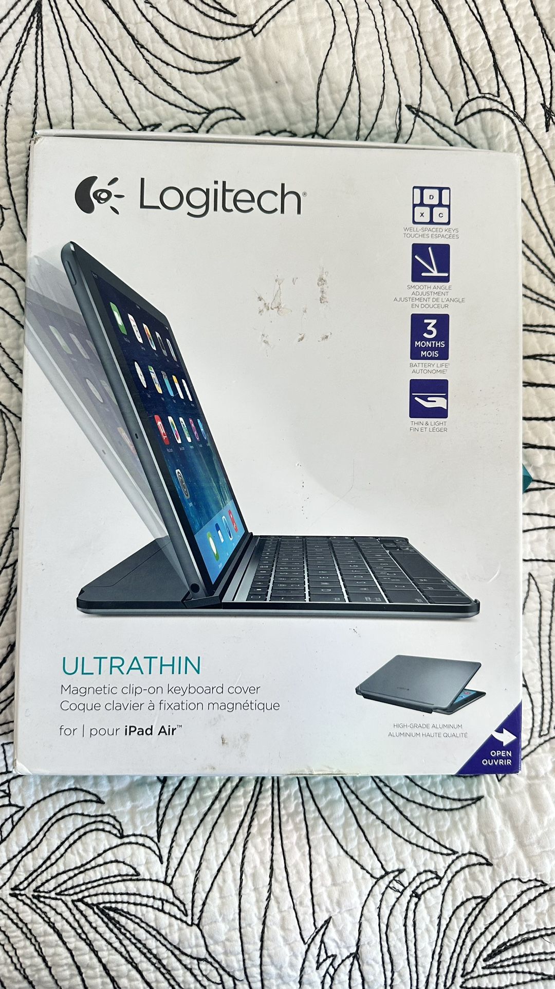Laptop Keyboard. Bluetooth.