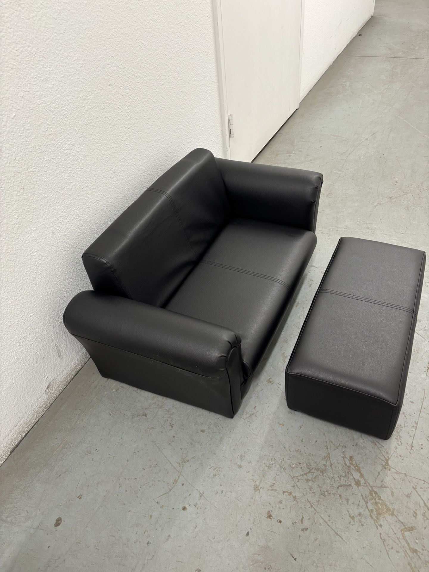 Toddlers Sofa With Ottoman 