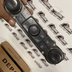 2014-2016 Chevrolet Silverado 1500 AC Heater Climate Control OEM L04B10004