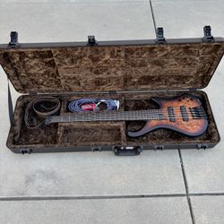 Ibáñez  EHB1505  HEADLESS 5 STRING BASS