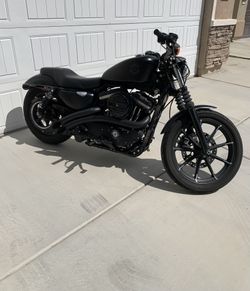 2022 Harley Davison Iron 883