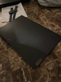 Laptop Lenovo  v15 G4