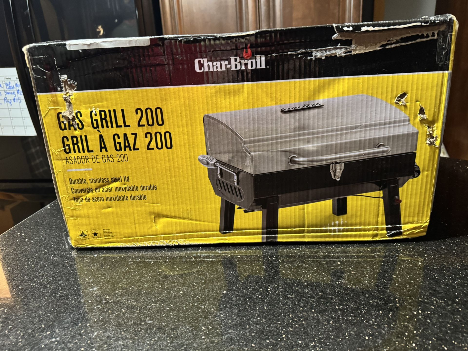 NEW Charbroil Gas Grill 200