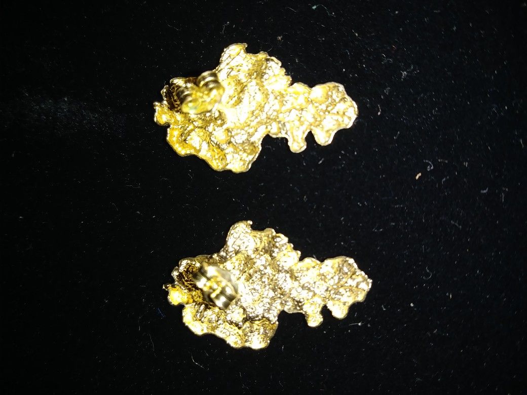 10k Nugget earings