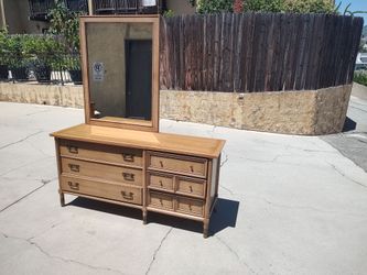 American of Martinsville Dresser w/ mirror  Table Mid Century Modern Nursery Chest of Drawers