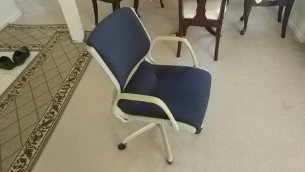 Office chair with lumbar supp