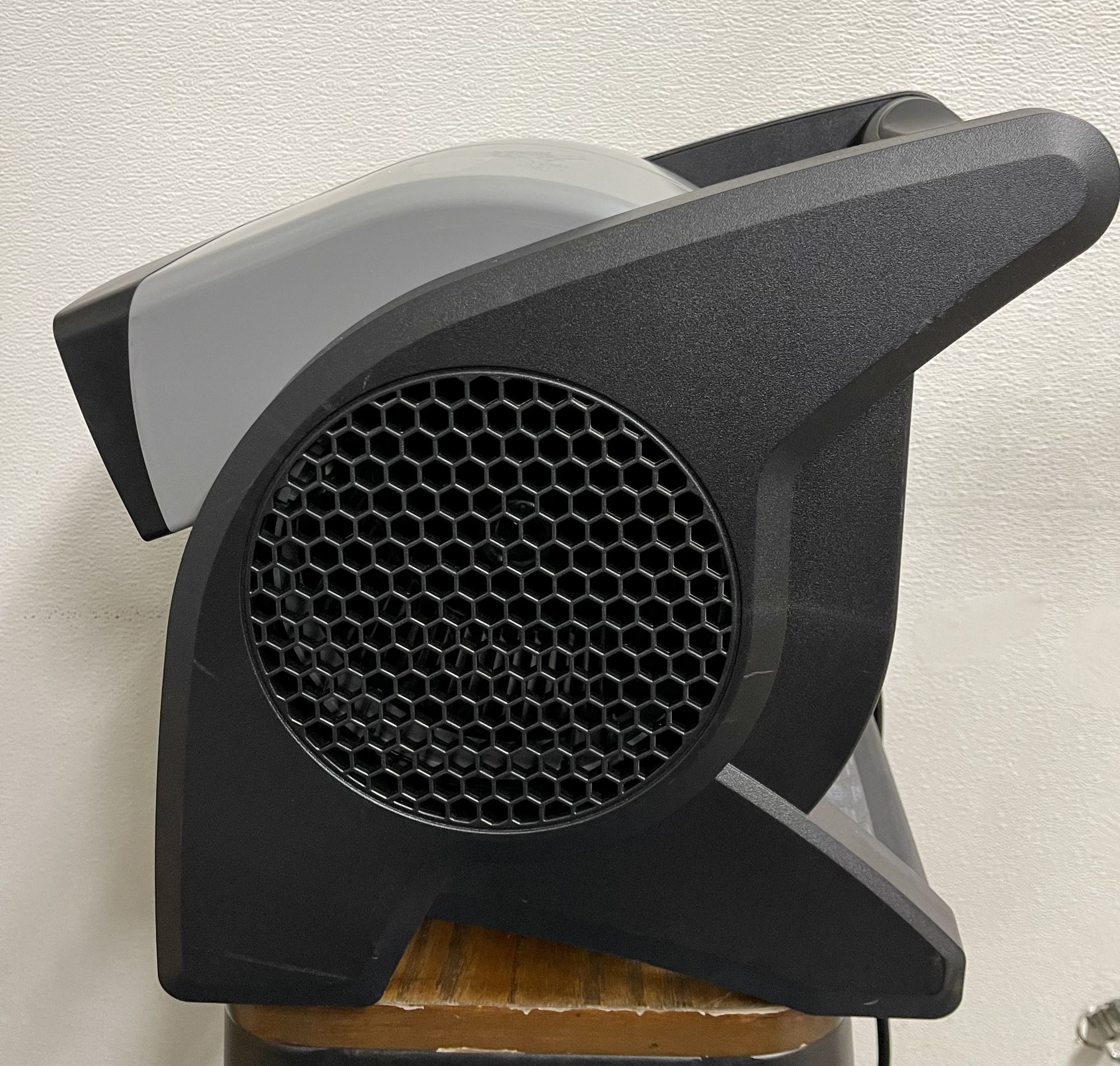 LASKO- Pivoting Utility Fan model U15610 for Sale in Los Angeles, CA -  OfferUp