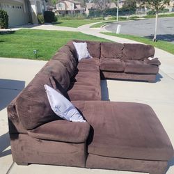 Free sectional