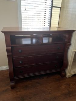 Wardrobe/Tv stand/Storage 