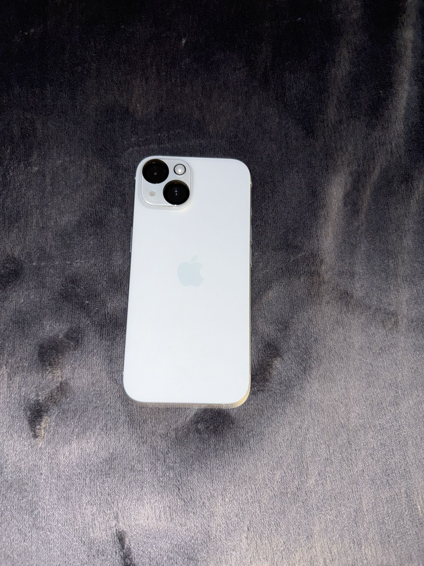 iPhone 15 (128GB)