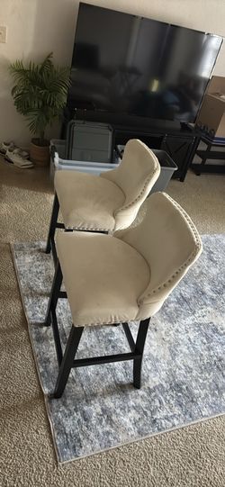 White counter chairs