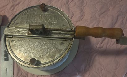 Wabash Valley Farms Whirley-Pop stovetop popcorn popper. 
