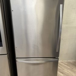 Whirlpool Bottom Freezer Refrigerator 