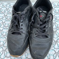 Used Reebok Tennis Shoes 
