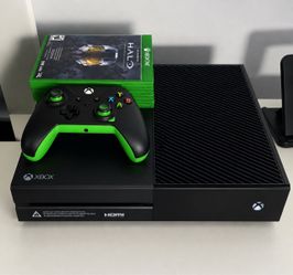 Xbox One Bundle w/ Controller & Games