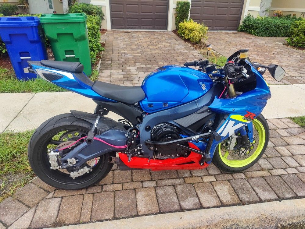 Suzuki Gsxr750 For Stunt Bike