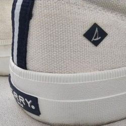 Brand: Sperry - Size  Men's 8.5 /Womens -10
