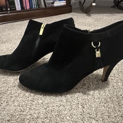 Vince Camuto Heels (size 11)
