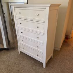 Macy's Sanibel White Wood 5 Drawer Chest Dresser Good Condition