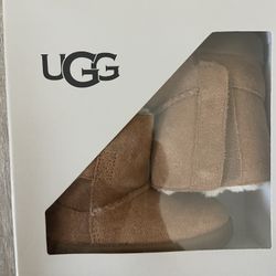 Ugg Baby Boots !!! Sooo Cute! Size 4/5