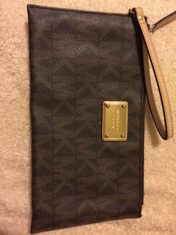 MK WRISTLET