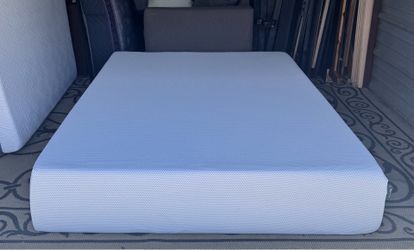 Zinus 12” Queen Size Mattress
