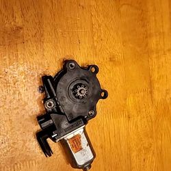 04-12 Chevrolet Colorado GMC Canyon Driver side left  USED power window