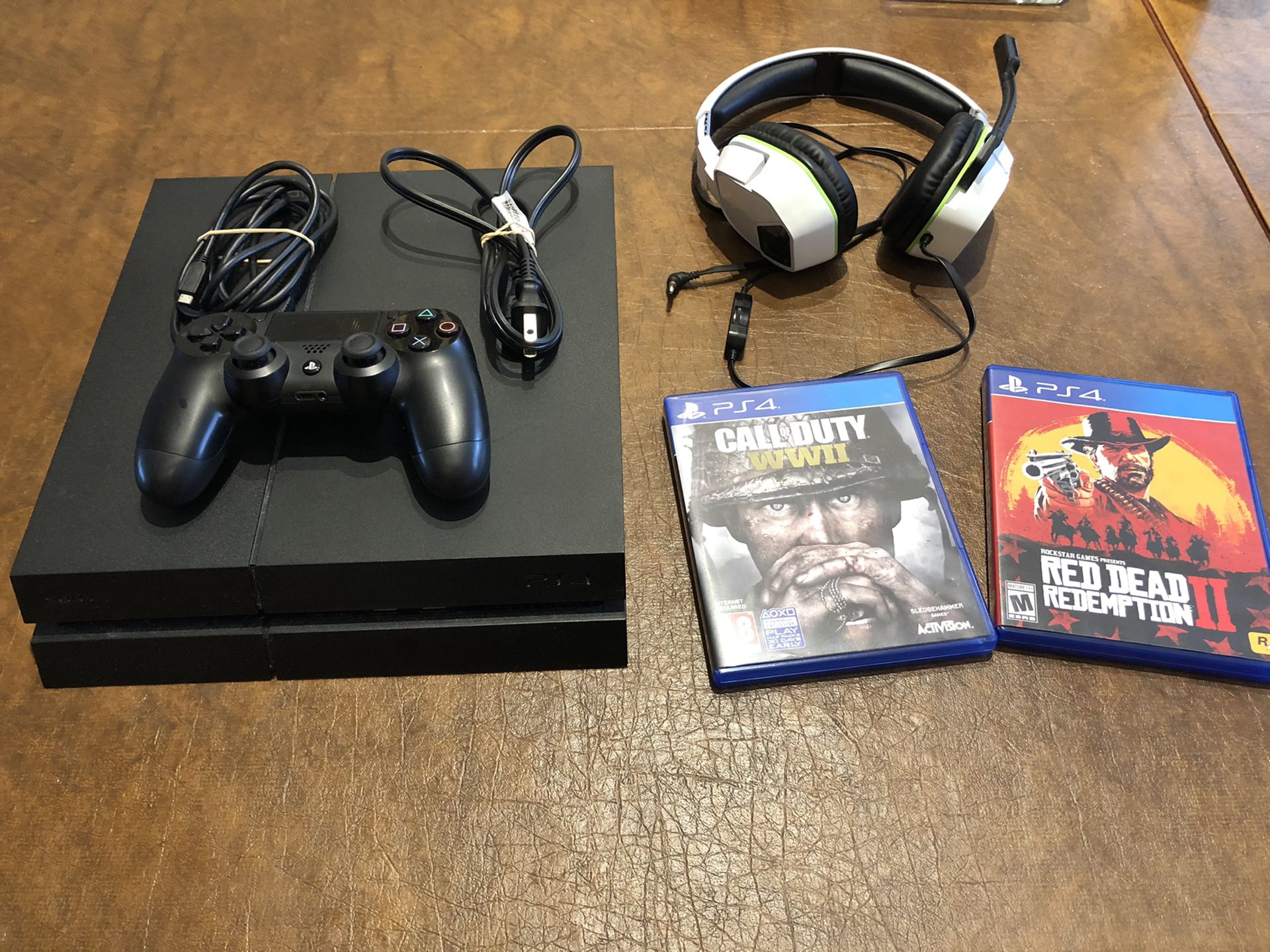 Ps4 w/games and headphones