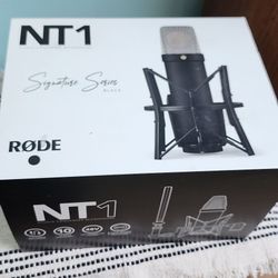 Rode NT1 Signature Series Condenser Mic
