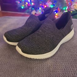 Skechers Wide Fit Size 7